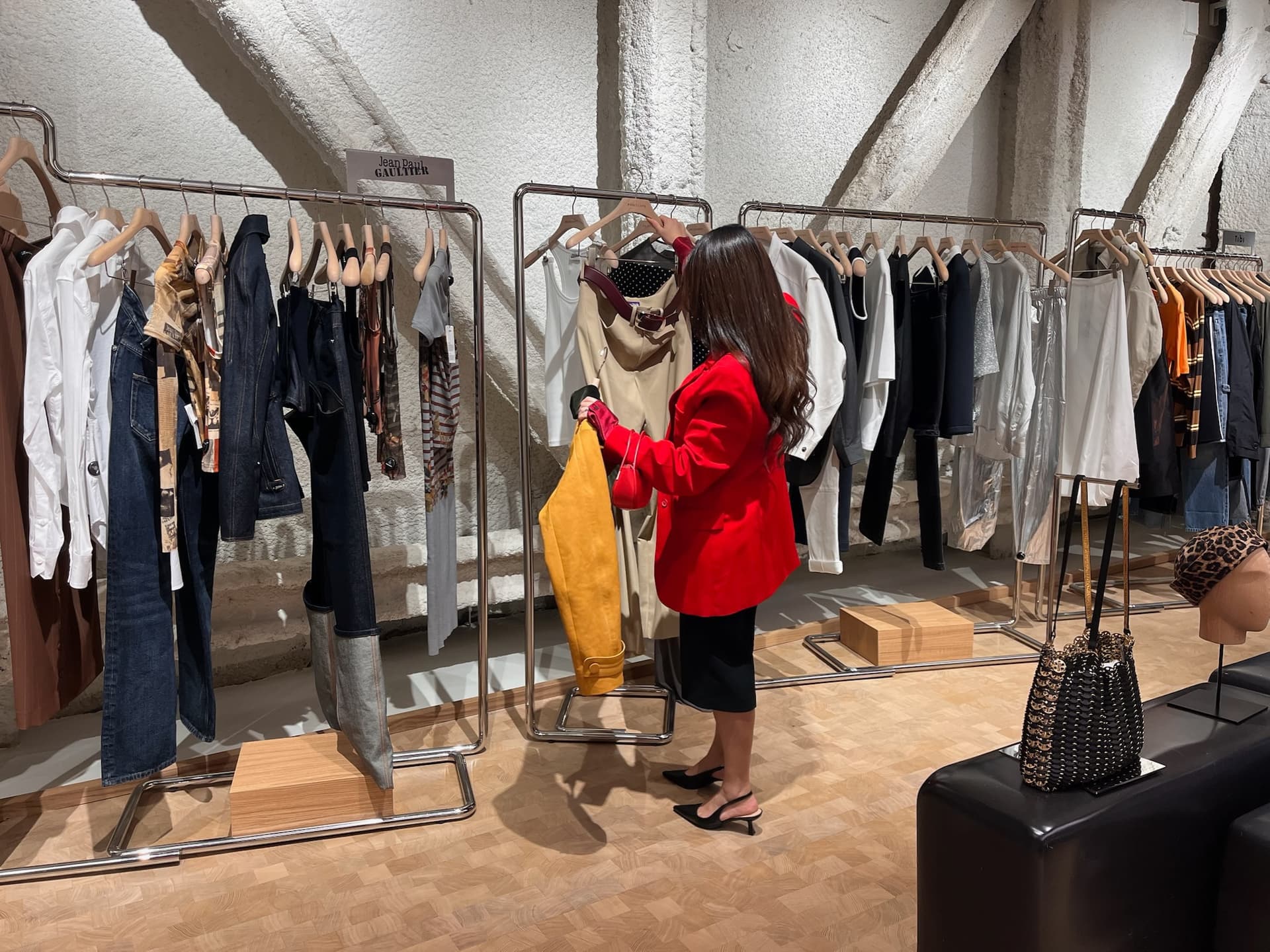 Private Personal Shopping experience in Paris with Hotel pickup/drop off 10