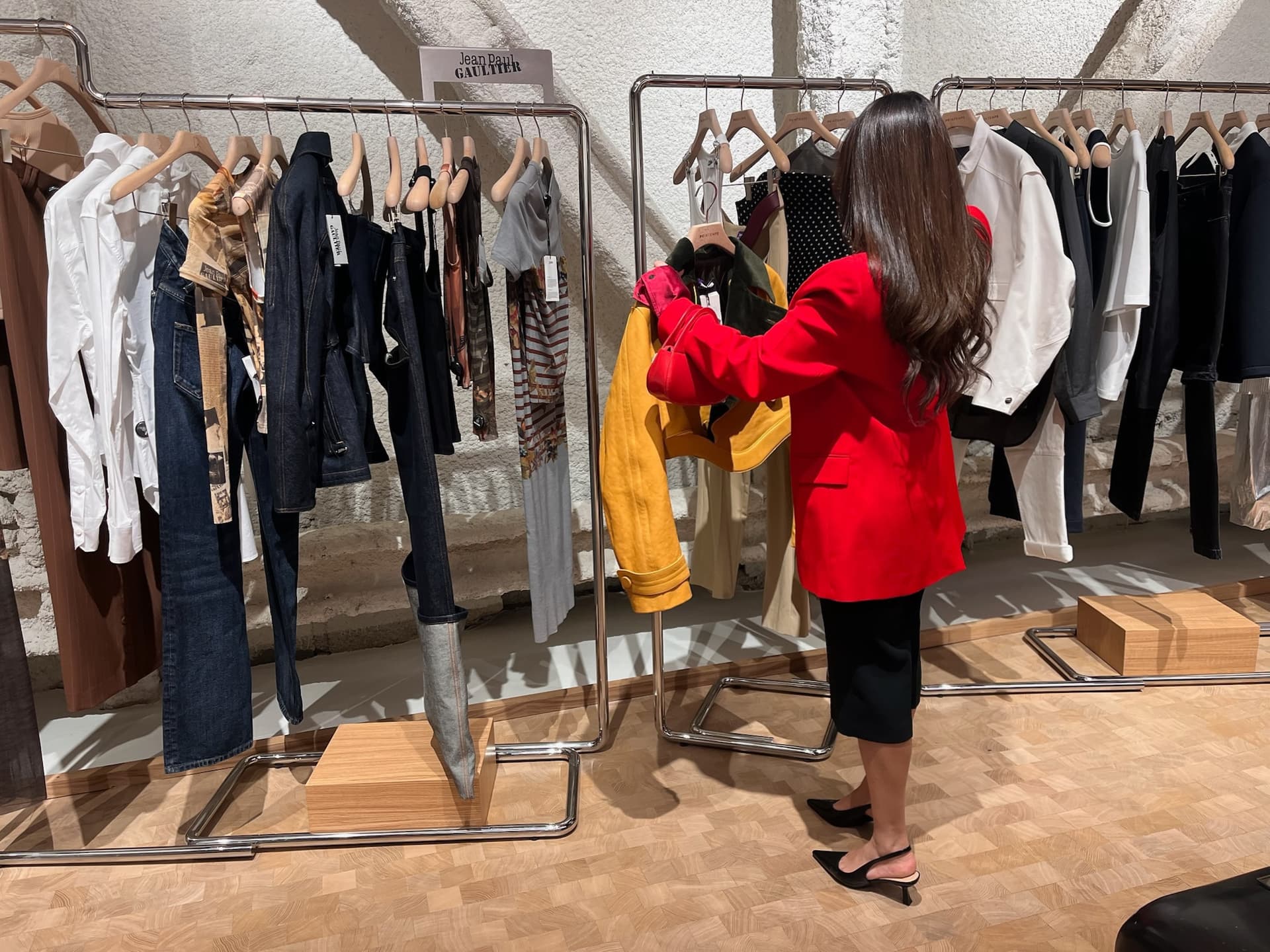 Private Personal Shopping experience in Paris with Hotel pickup/drop off 3