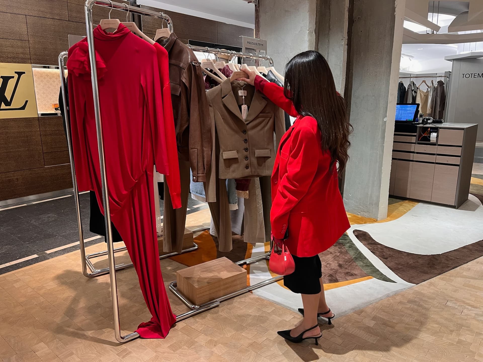 Private Personal Shopping experience in Paris with Hotel pickup/drop off 9