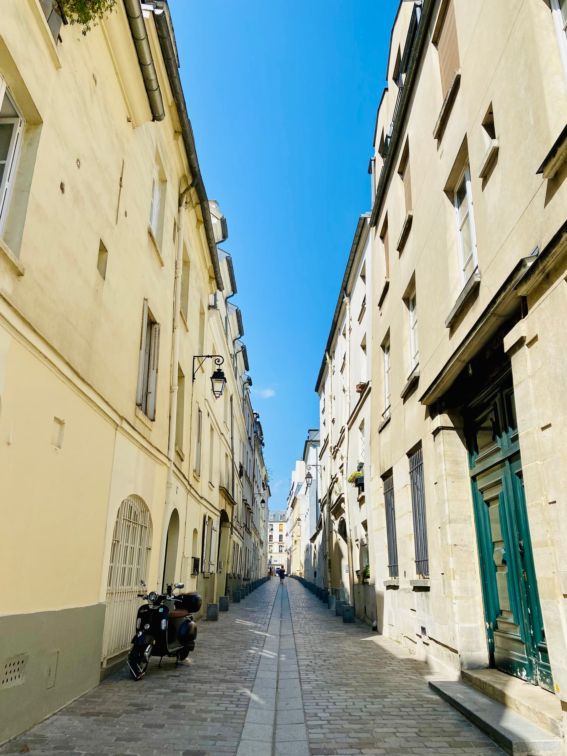 Latin Quarter: Off the Beaten Track 5