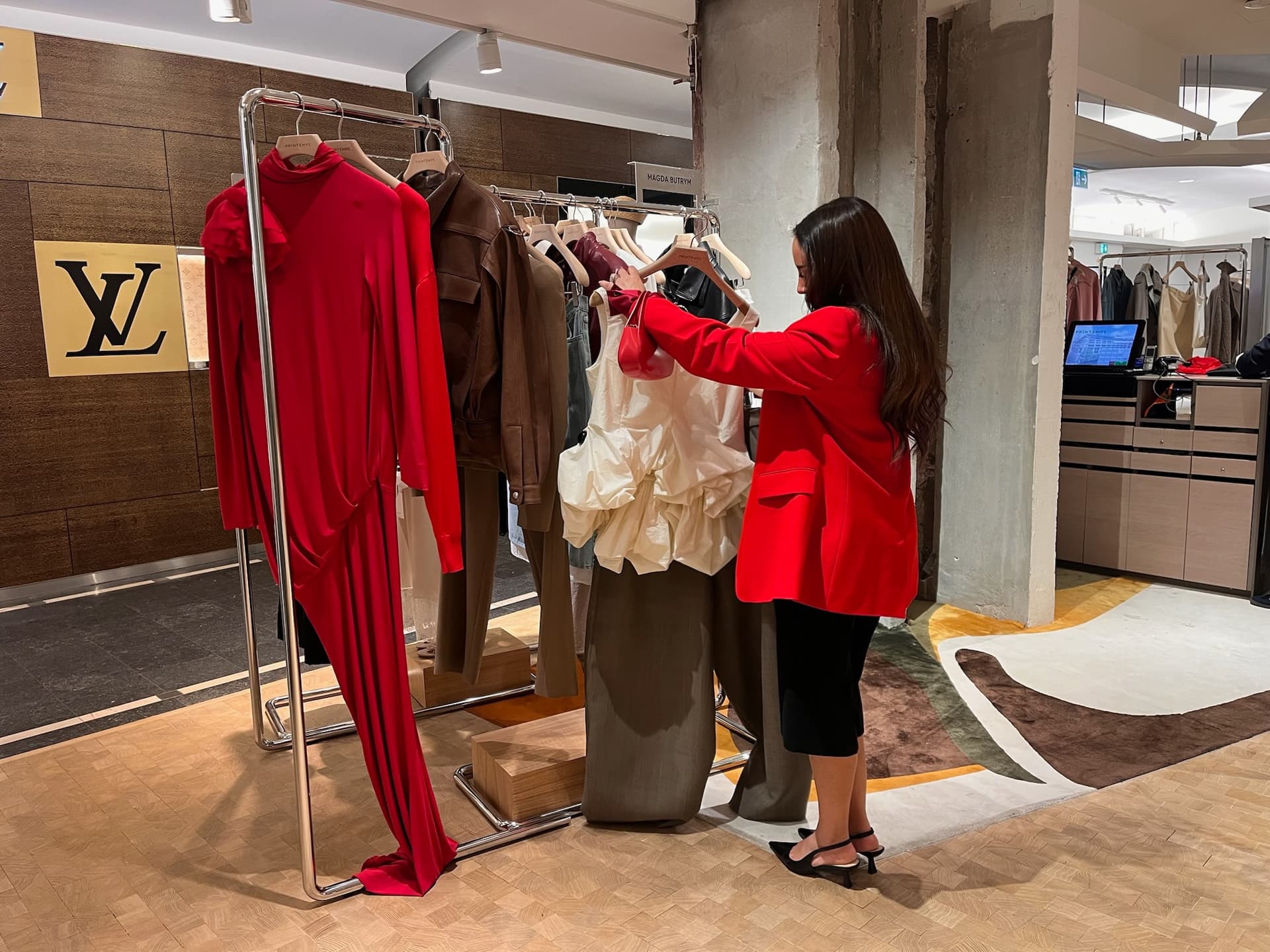Private Personal Shopping experience in Paris with Hotel pickup/drop off 1