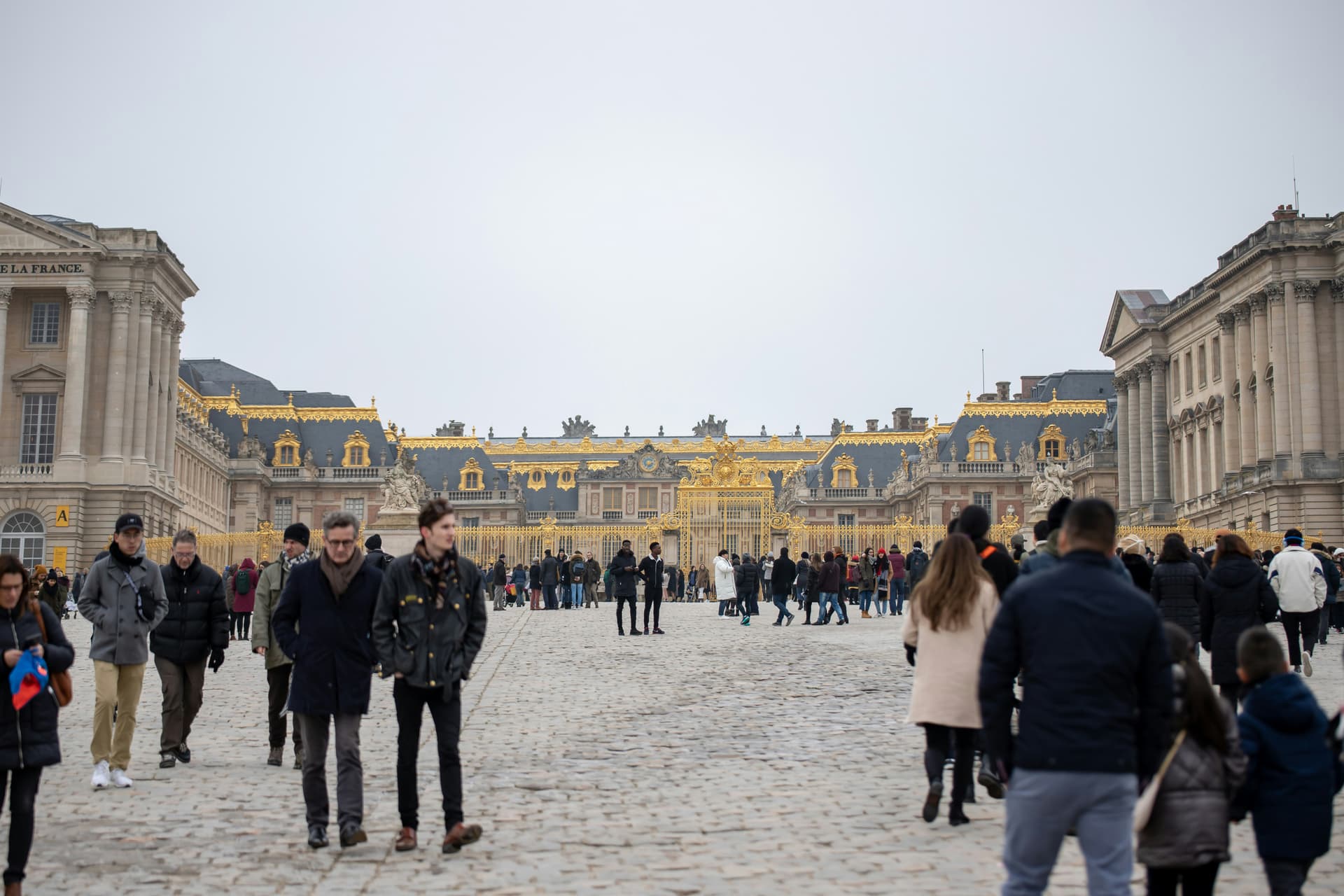 Versailles : Skip-the-Line Palace & Gardens Semi-Private Tour 3