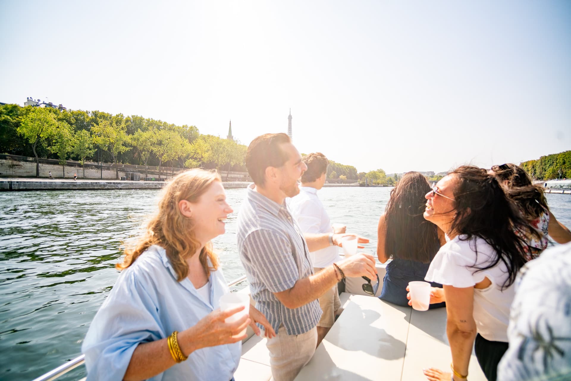 2-12 pax Private Boat Tour in Paris with Rosé and Macarons 7
