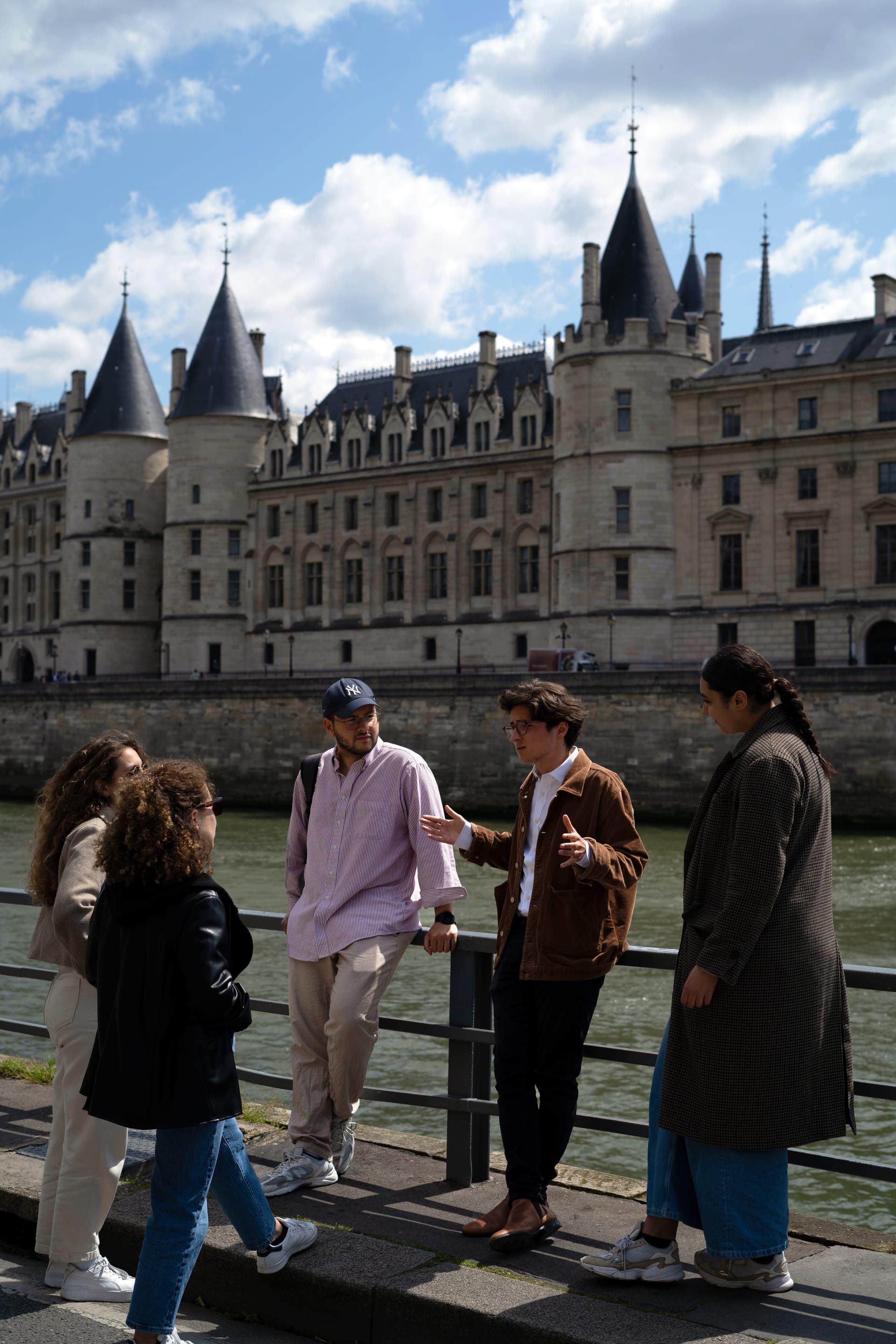 Paris: Ile De La Cité Walking Tour: Discover Paris' Birthplace 13