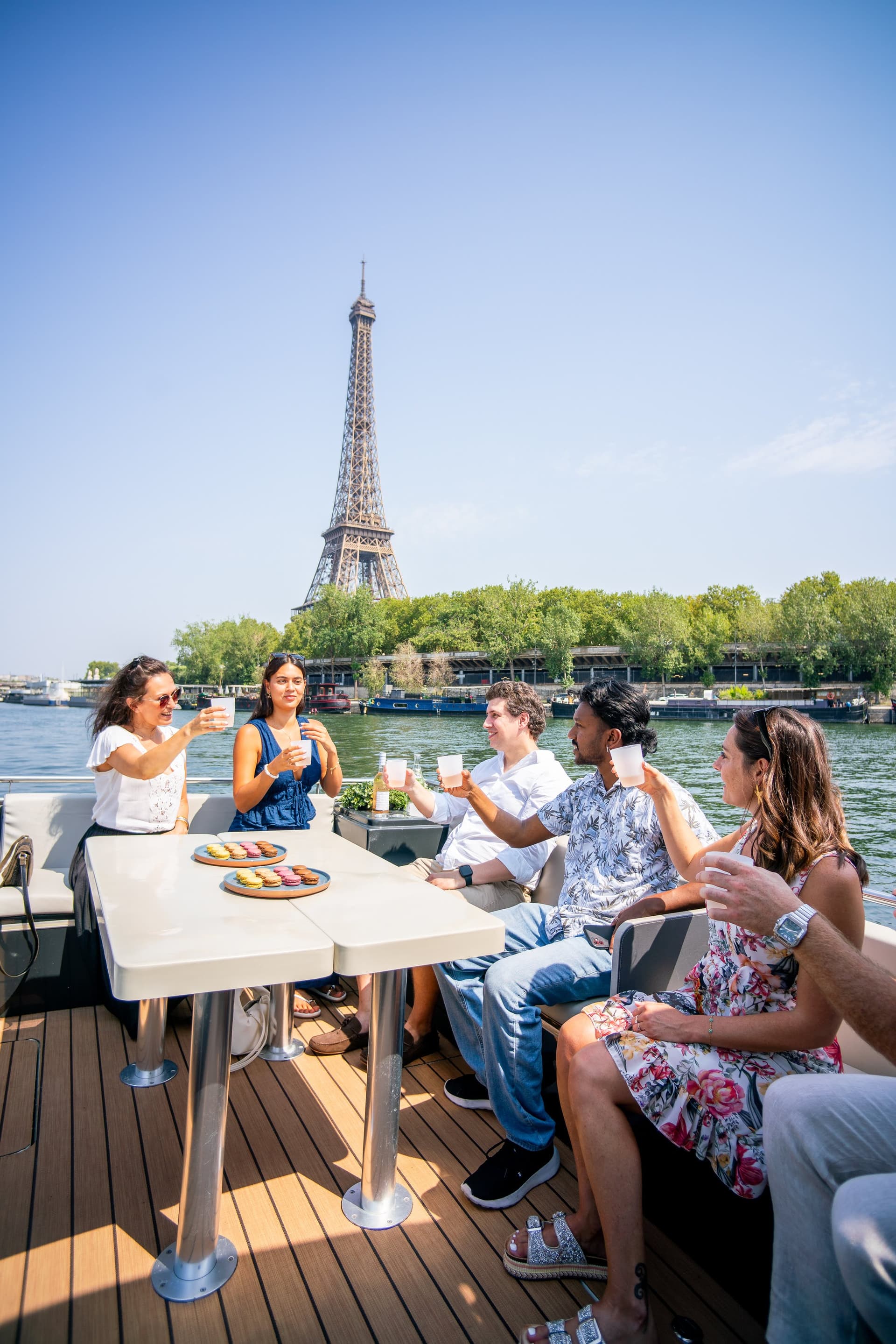 2-12 pax Private Boat Tour in Paris with Rosé and Macarons 13