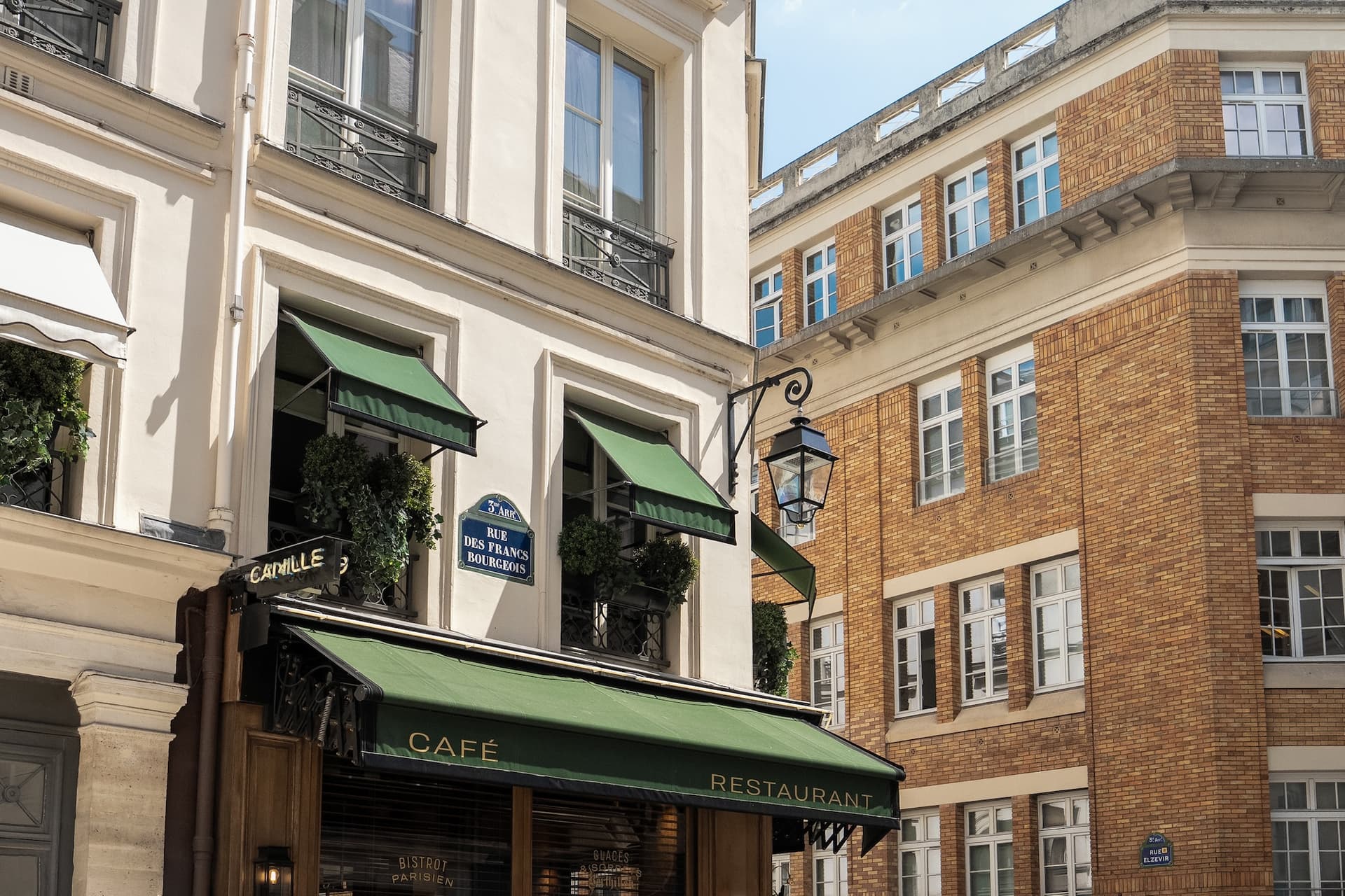 Paris Le Marais Walking Tour: An Incredible History - Small Group 11