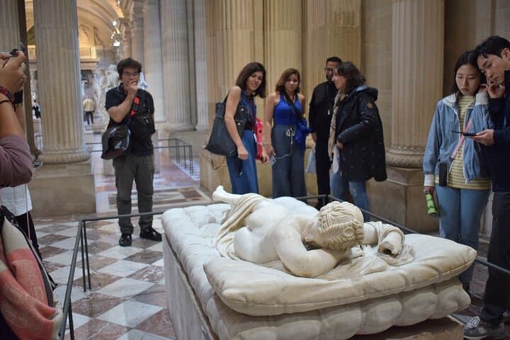 Paris : Louvre Museum Guided Tour with Pre-Booked Tickets 7
