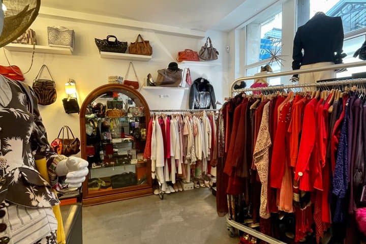 Private Paris Fashion and Shopping Experience Option with Car 3