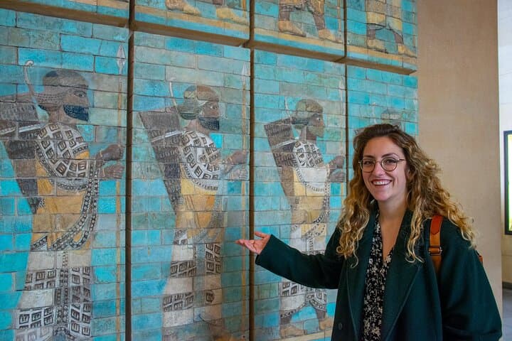 Private Louvre Tour – The Essentials and More with Expert Guide 12