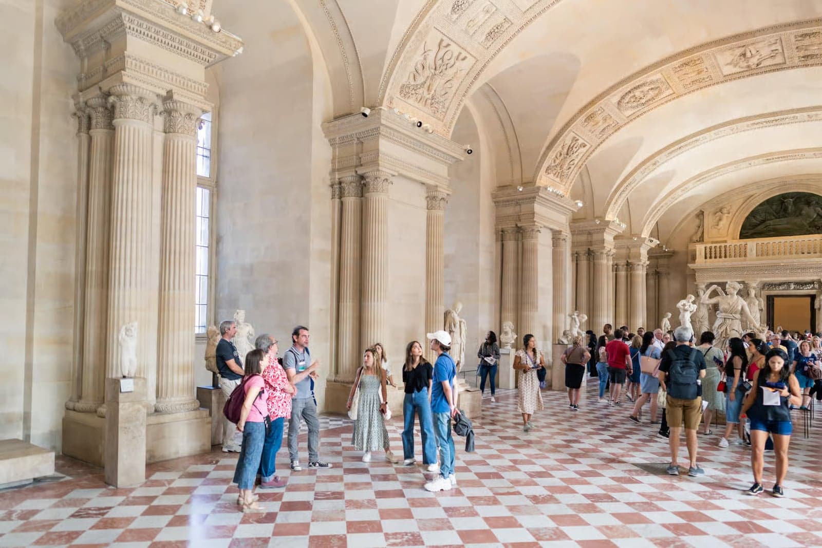 Louvre Museum Must Sees Shared Guided Tour 1
