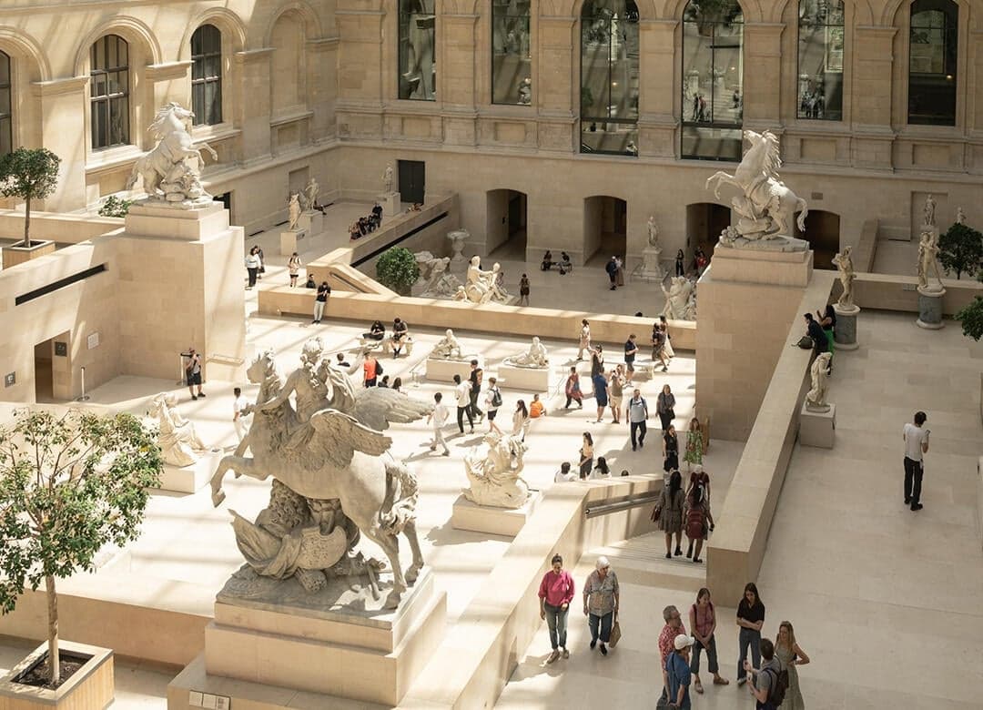 Louvre Museum Must Sees Shared Guided Tour 6
