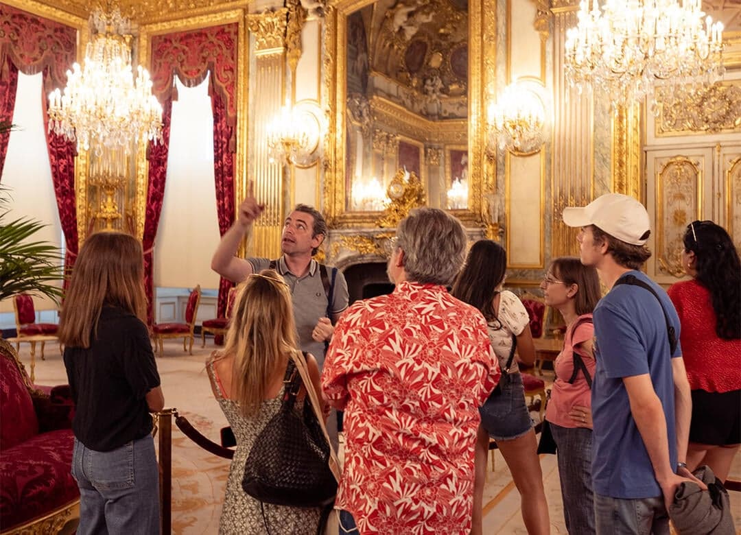 Louvre Museum Must Sees Shared Guided Tour 8