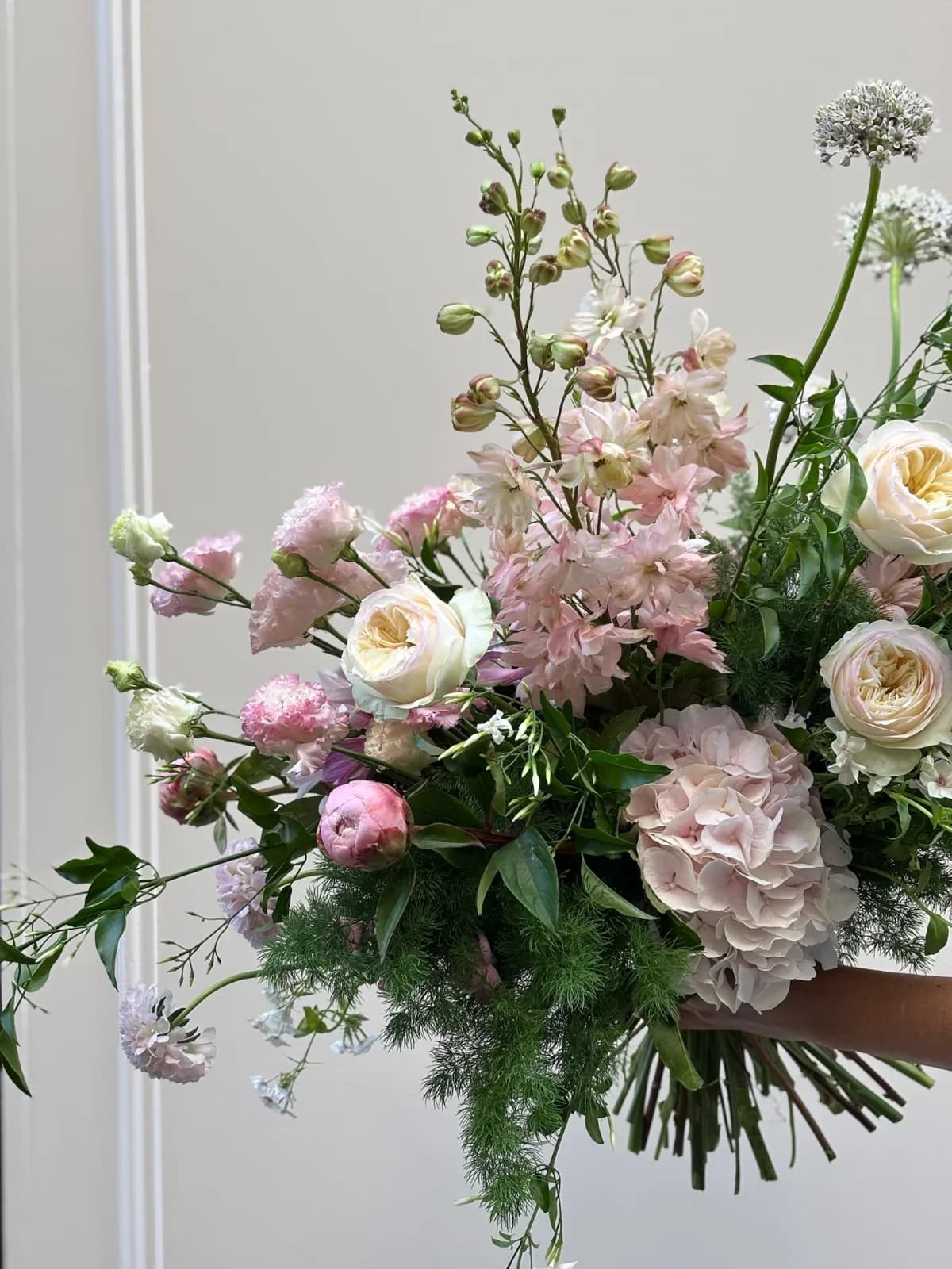 Private floral art class with a professional 13