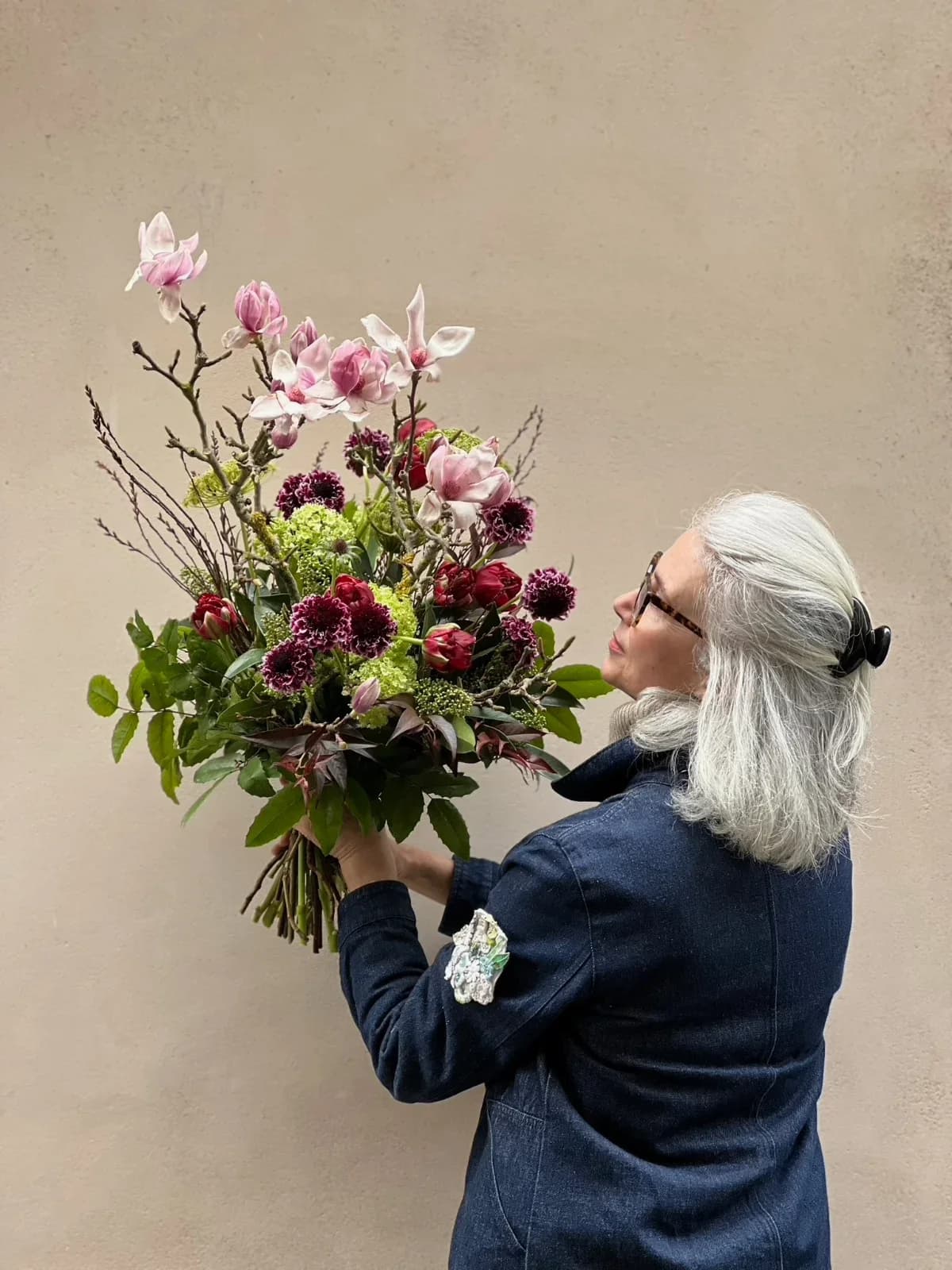 Private floral art class with a professional 15