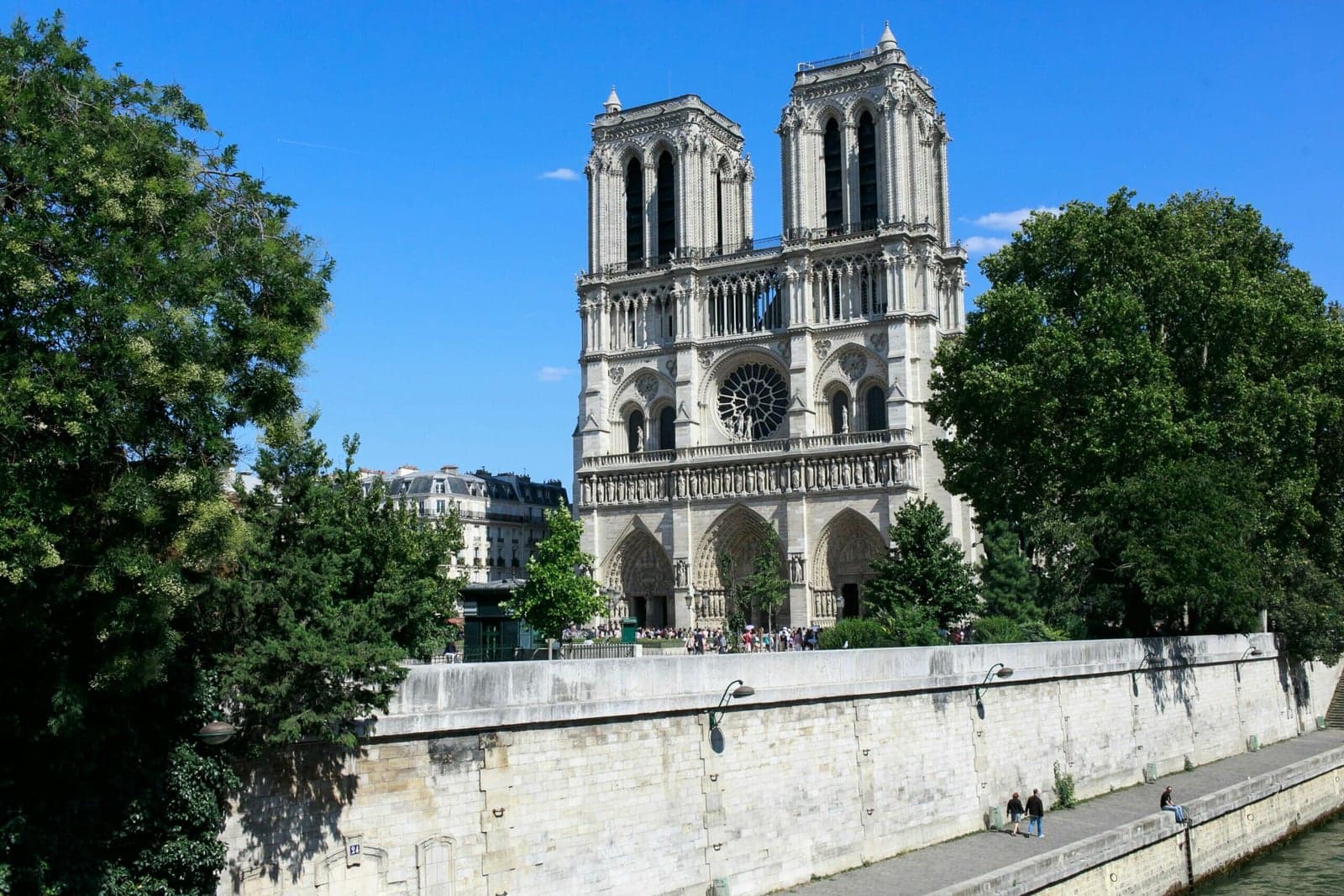 Notre Dame Cathedral Small Group Guided Tour with Scheduled Access 6